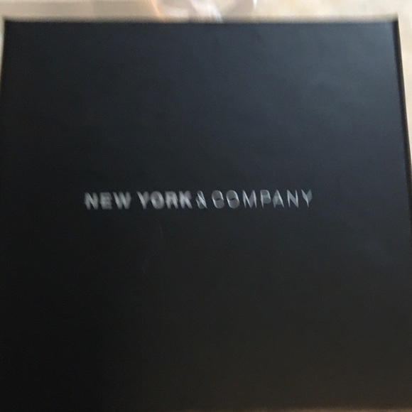 SOLD. New York & CO Silver-tone Charm Bracelet - Picture 4 of 5